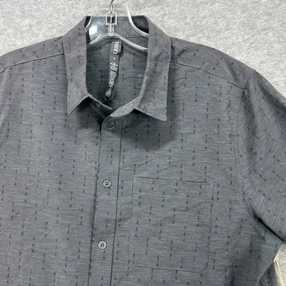 Vuori Shirt Mens Medium Charcoal Arrows Bridge Short Sleeve Button Stretch NEW - Picture 2 of 7